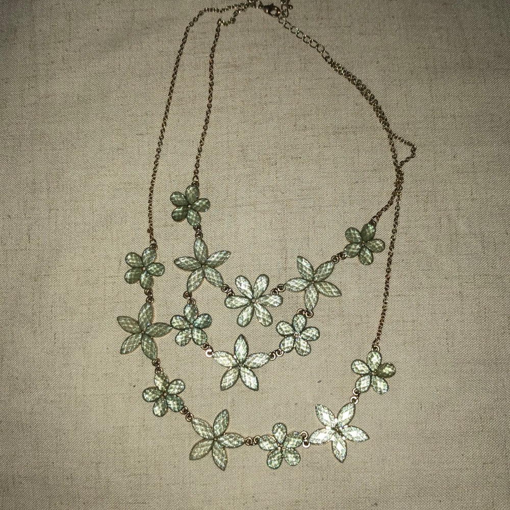 Flower Layer Necklace